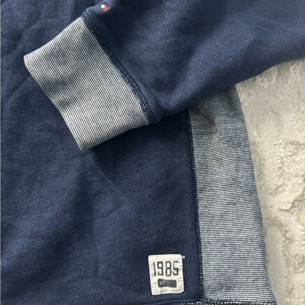 Tommy Hilfiger Navy and Gray Crewneck Sweater xl